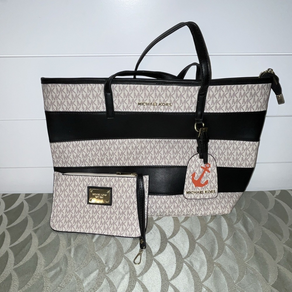 New Michael Kors Jet Set Top-Zip Tote in Vanilla Signature print